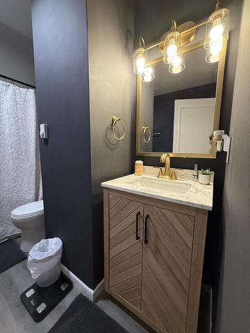 615 E Centerway, Janesville, WI 53545