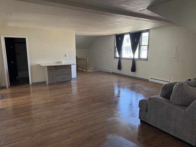 615 E Centerway, Janesville, WI 53545