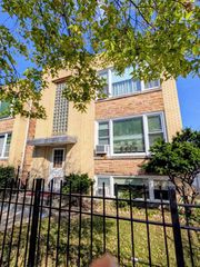 5615 N KIMBALL Avenue 2, Chicago, IL 60659