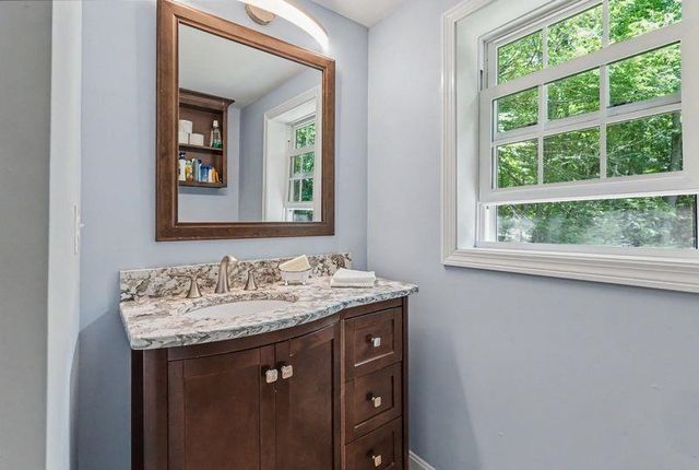 58 Heath Street, Newton, NH 03858