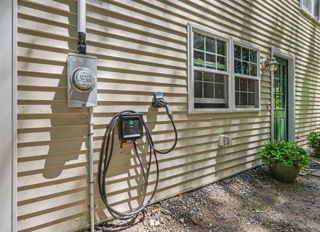 58 Heath Street, Newton, NH 03858
