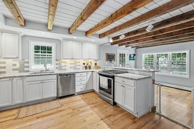 58 Heath Street, Newton, NH 03858
