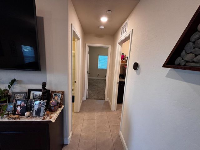 1614 N Barcus Avenue, Fresno, CA 93722