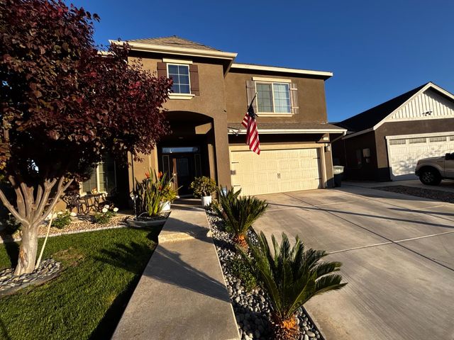 1614 N Barcus Avenue, Fresno, CA 93722