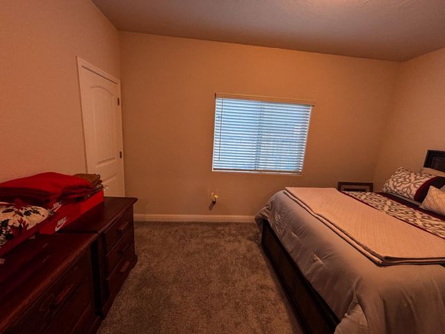 1614 N Barcus Avenue, Fresno, CA 93722