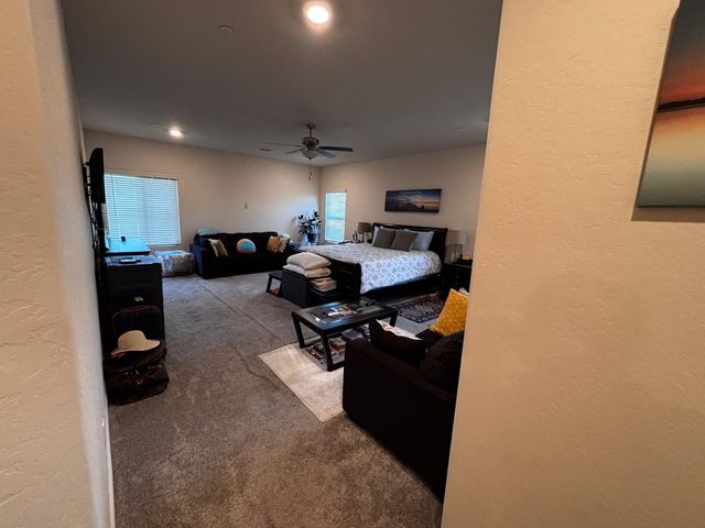 1614 N Barcus Avenue, Fresno, CA 93722