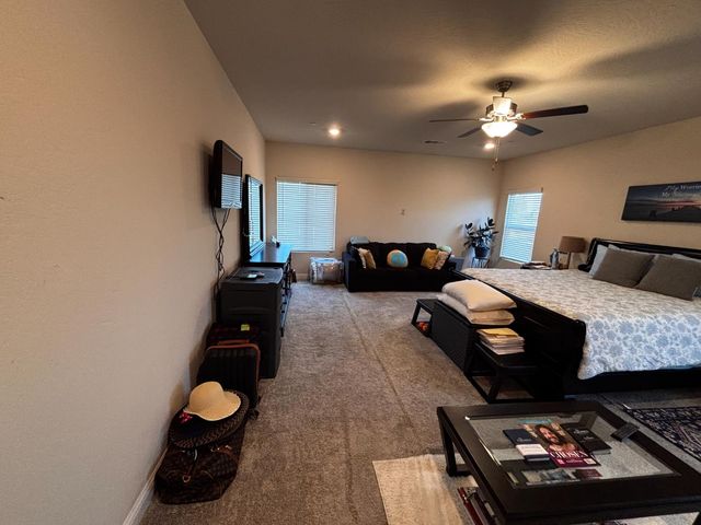 1614 N Barcus Avenue, Fresno, CA 93722