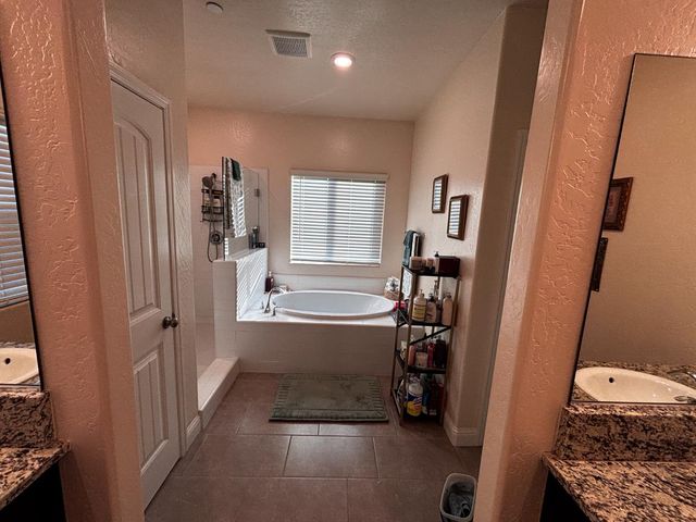 1614 N Barcus Avenue, Fresno, CA 93722