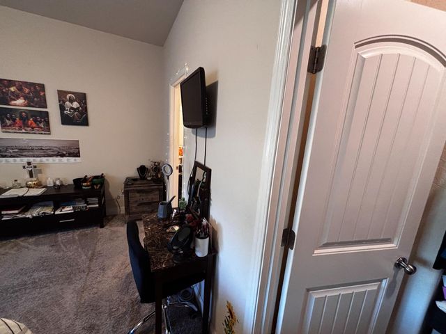 1614 N Barcus Avenue, Fresno, CA 93722