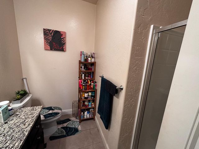 1614 N Barcus Avenue, Fresno, CA 93722