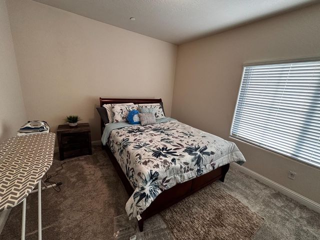 1614 N Barcus Avenue, Fresno, CA 93722