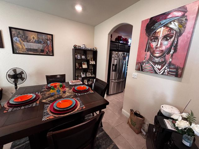 1614 N Barcus Avenue, Fresno, CA 93722