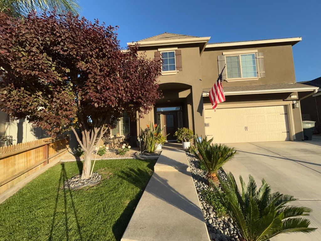 1614 N Barcus Avenue, Fresno, CA 93722