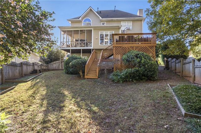 900 Secret Cove Drive, Sugar Hill, GA 30518