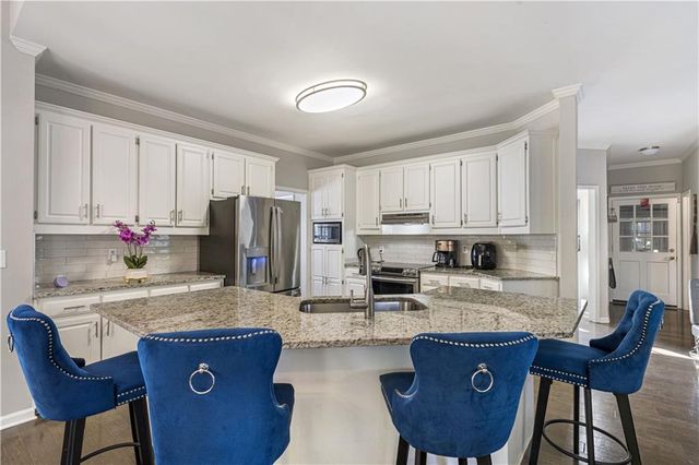 900 Secret Cove Drive, Sugar Hill, GA 30518