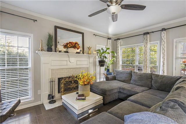 900 Secret Cove Drive, Sugar Hill, GA 30518