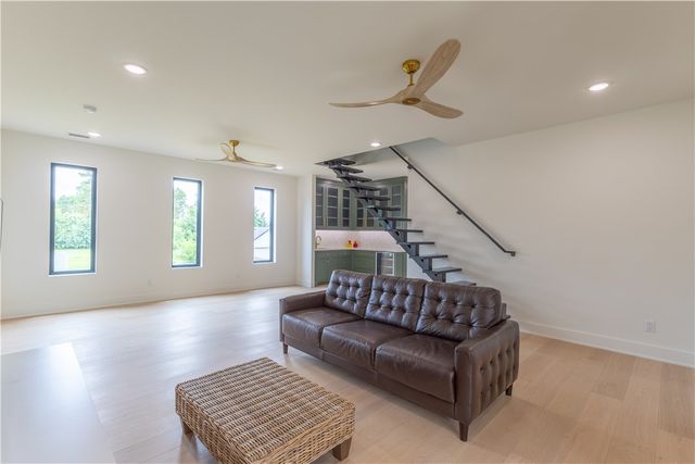 212 SW Glover Street, Bentonville, AR 72712