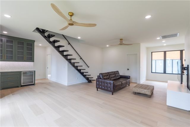212 SW Glover Street, Bentonville, AR 72712
