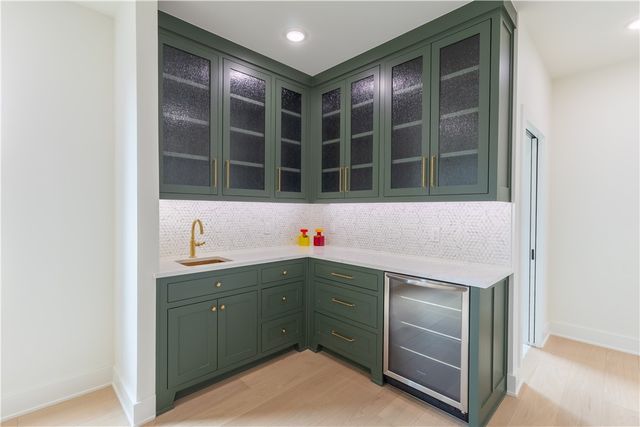 212 SW Glover Street, Bentonville, AR 72712