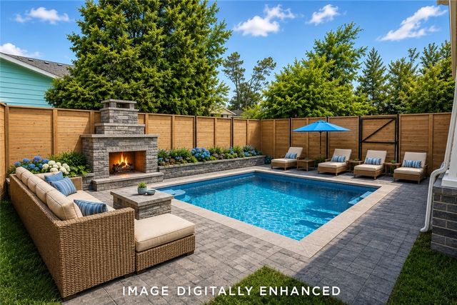 212 SW Glover Street, Bentonville, AR 72712