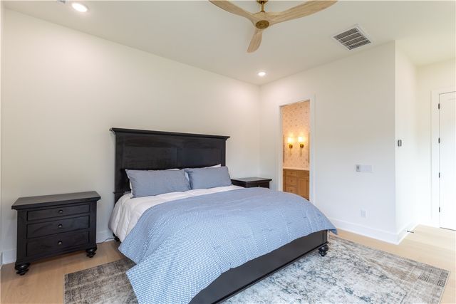 212 SW Glover Street, Bentonville, AR 72712