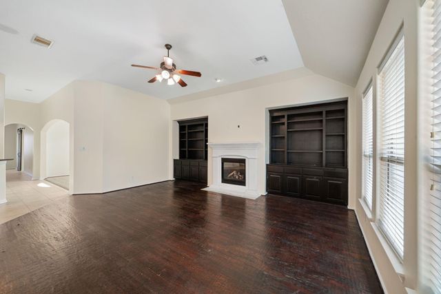 107 Bella Sole, Shenandoah, TX 77381