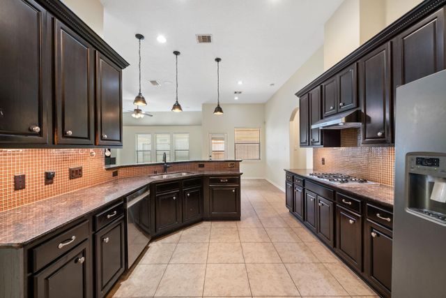 107 Bella Sole, Shenandoah, TX 77381