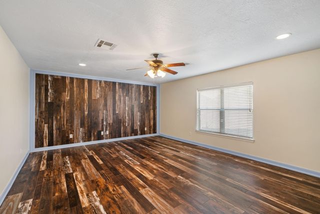 107 Bella Sole, Shenandoah, TX 77381