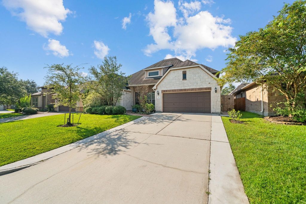 107 Bella Sole, Shenandoah, TX 77381