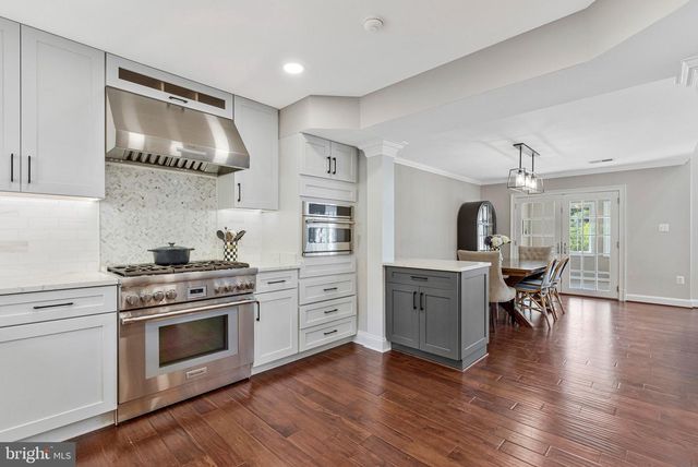 1048 BELLVIEW RD, Mclean, VA 22102