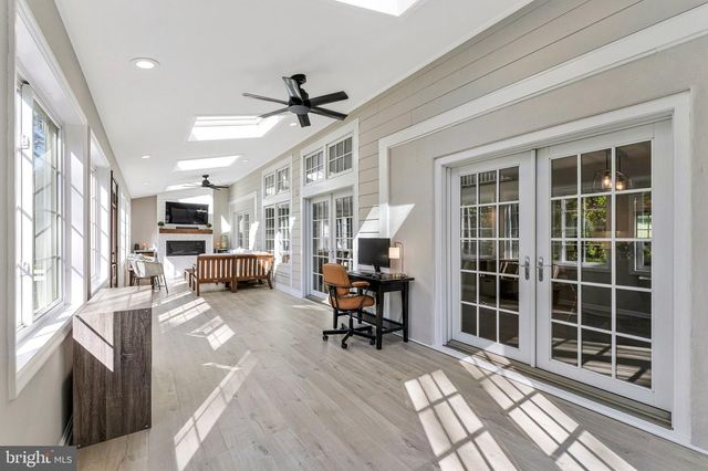 1048 BELLVIEW RD, Mclean, VA 22102