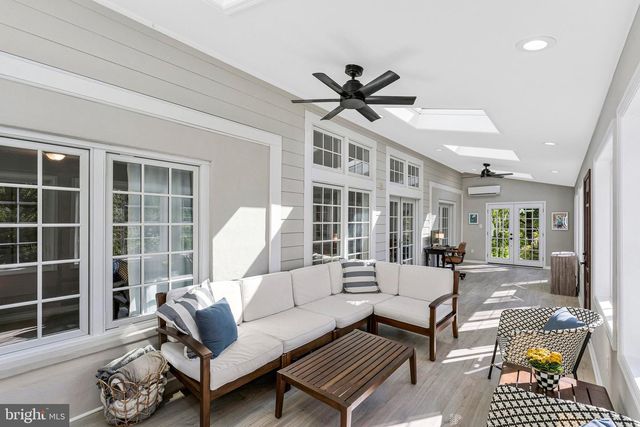 1048 BELLVIEW RD, Mclean, VA 22102