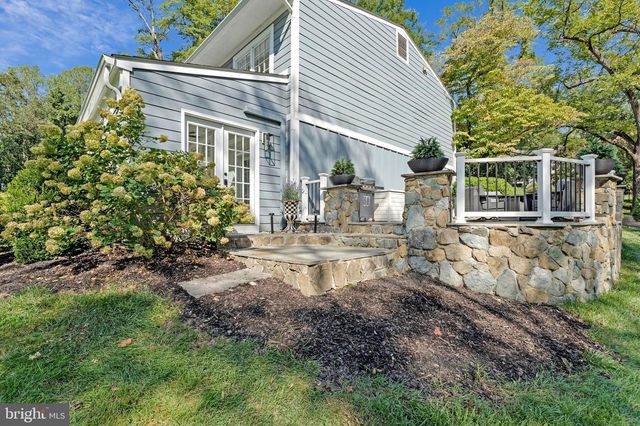 1048 BELLVIEW RD, Mclean, VA 22102