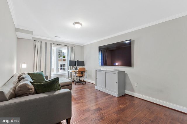 1048 BELLVIEW RD, Mclean, VA 22102