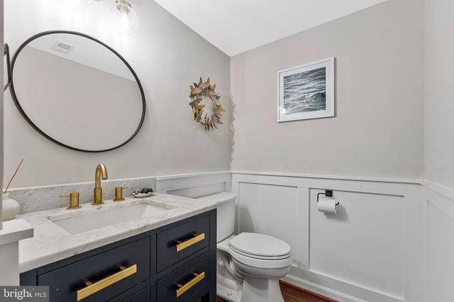 1048 BELLVIEW RD, Mclean, VA 22102