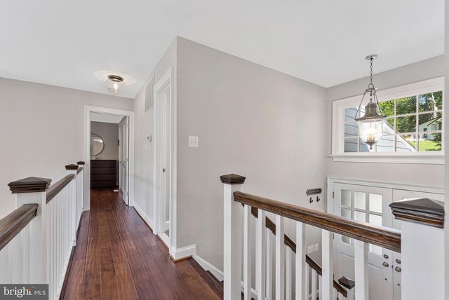 1048 BELLVIEW RD, Mclean, VA 22102