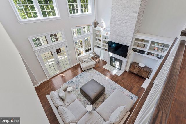 1048 BELLVIEW RD, Mclean, VA 22102