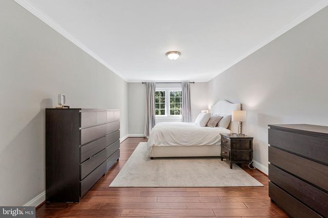 1048 BELLVIEW RD, Mclean, VA 22102