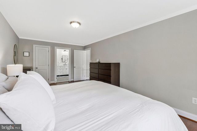 1048 BELLVIEW RD, Mclean, VA 22102