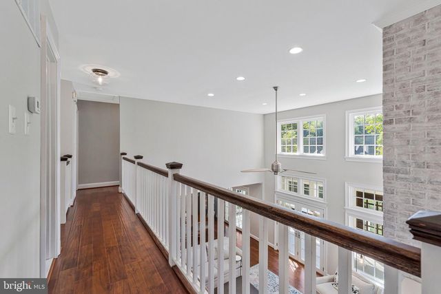 1048 BELLVIEW RD, Mclean, VA 22102
