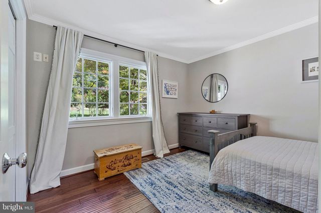 1048 BELLVIEW RD, Mclean, VA 22102