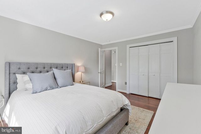 1048 BELLVIEW RD, Mclean, VA 22102
