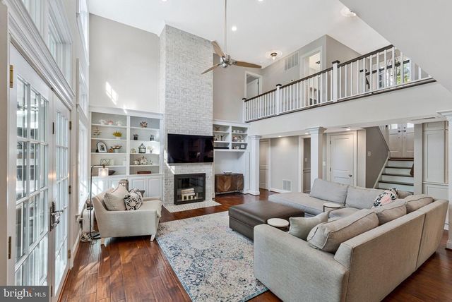 1048 BELLVIEW RD, Mclean, VA 22102