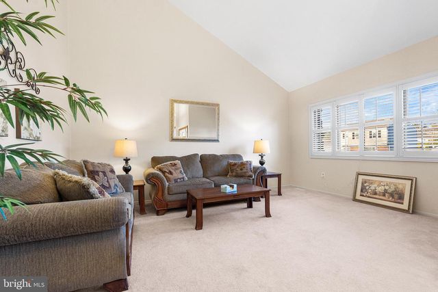 7 PELHAM RD, Marlton, NJ 08053