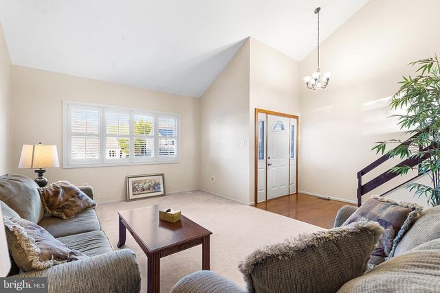 7 PELHAM RD, Marlton, NJ 08053