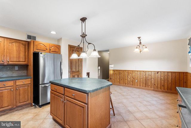 7 PELHAM RD, Marlton, NJ 08053