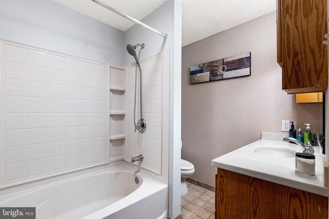 7 PELHAM RD, Marlton, NJ 08053