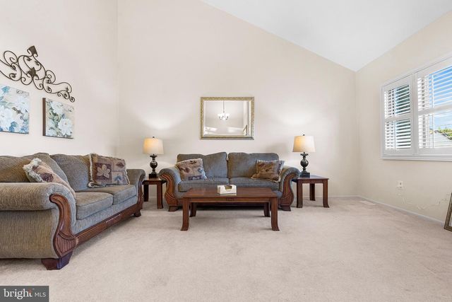 7 PELHAM RD, Marlton, NJ 08053
