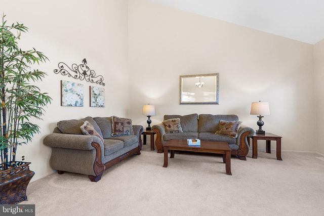 7 PELHAM RD, Marlton, NJ 08053