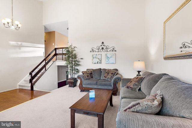 7 PELHAM RD, Marlton, NJ 08053